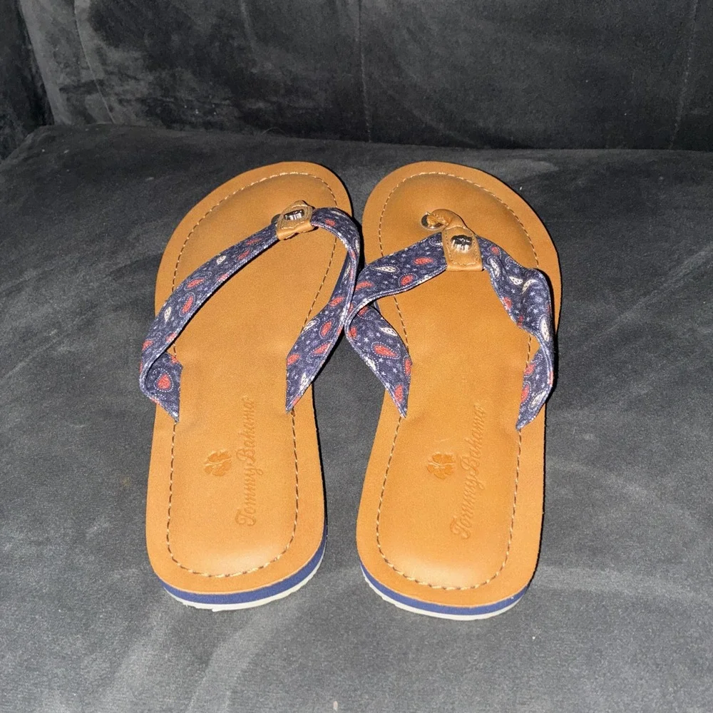 Tommy Bahama Womens Flip Flops Navy Blue Paisley Thong Sandals Size 7 Flat Beach